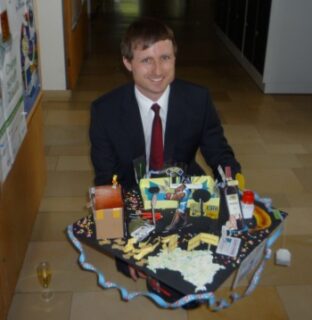 Matthias after his successful PhD Examination (25.03.2011) (Image: Tsogoeva)