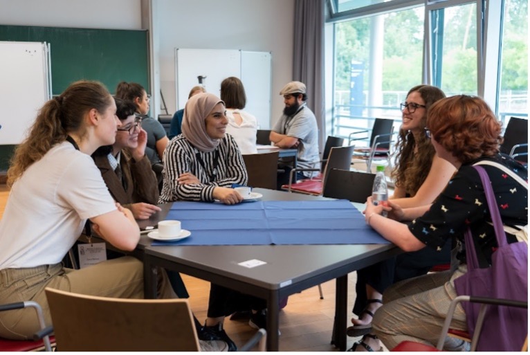 The braindating session featured productive discussions.