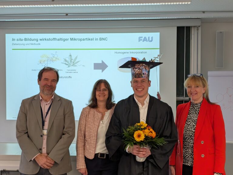 Tom Bellmann successfully defended his thesis