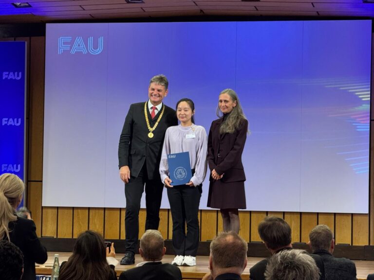 Yifan Bo Receives the Schüssler Prize for Research Excellence and Social Engagement