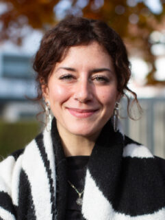 Towards entry "We are happy to welcome our new guest Giulia"