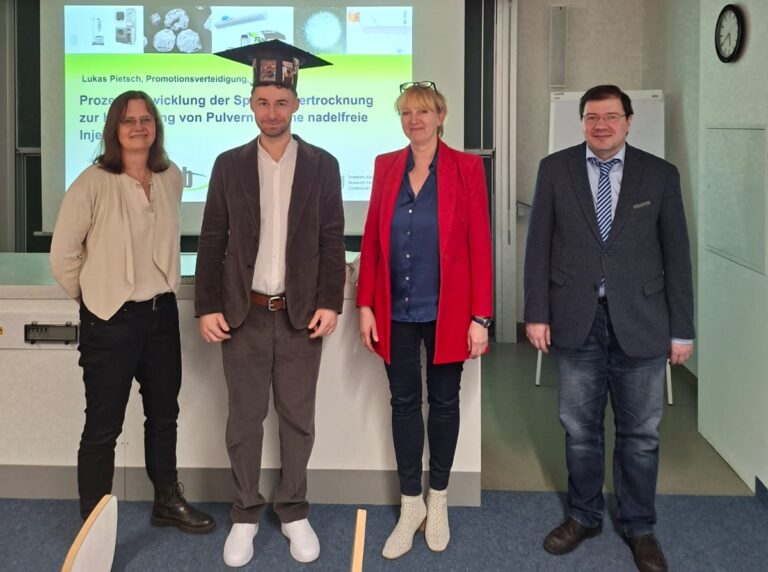 Lukas Pietsch sucessfully defended his thesis